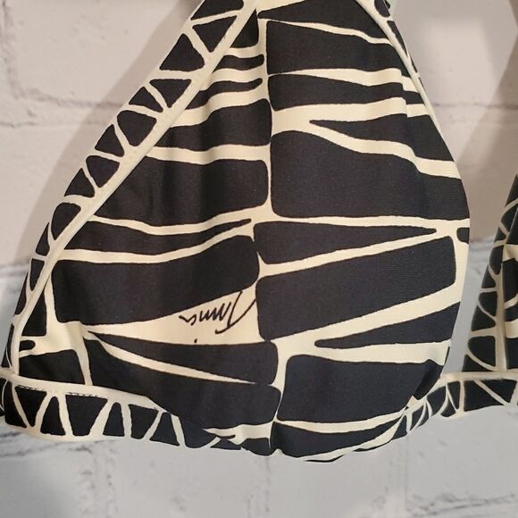 Trina Turk triangle bikini top size 2 - Picture 2 of 4
